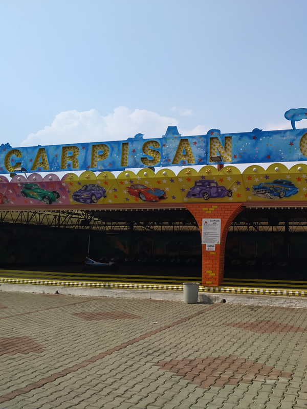 Çocuk Çarpışan Oto 2